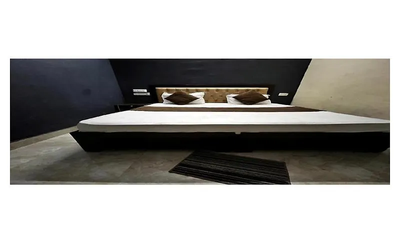 Hotel Dev Residency Pg Varanasi 0*,